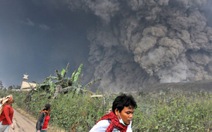 Indonesia: núi lửa Sinabung phun cuồn cuộn, ít nhất 14 người chết