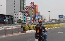 Cấm xe máy lên cầu vượt Hàng Xanh