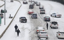 Nước Mỹ tiếp tục đông cứng vì bão tuyết