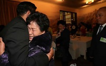 Xúc động đoàn tụ gia đình sau 60 năm Triều Tiên bị chia cắt