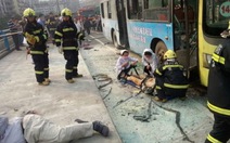 Trung Quốc: Xe buýt bị phóng hỏa, 78 người thương vong
