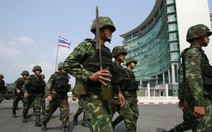Quân đội Thái Lan thiết quân luật, chính phủ vẫn hoạt động
