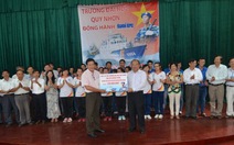 Thầy trò Trường đại học Quy Nhơn ủng hộ 120 triệu đồng