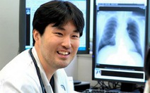 Bác sĩ xoa dịu nỗi sợ ở Fukushima