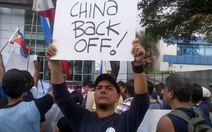 Người Philippines biểu tình trước đại sứ quán Trung Quốc