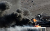 Taliban đốt 400 xe chở dầu cho NATO