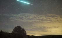 Mưa sao băng Perseids "đọ" với siêu trăng