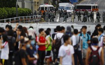 Rút cảnh sát chống bạo động, Hong Kong vẫn tắc nghẽn