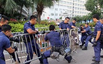 ​Cảnh sát Hong Kong dẹp rào chắn tại khu vực biểu tình