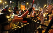 Đụng độ tại Hong Kong, hàng chục người bị thương
