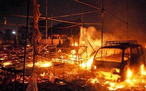 Cháy chợ pháo gần thủ đô Ấn Độ, 230 gian hàng ra tro