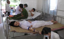 Góp giọt máu hồng giúp bệnh nhân nghèo huyện đảo