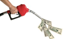 Hé lộ doanh nghiệp xăng dầu đề nghị tăng thuế xăng dầu