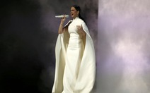 Trên sân khấu Grammy, ông Obama phản đối bạo hành