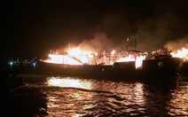 Vụ cháy tàu du lịch: Dừng một đội tàu trên vịnh Hạ Long