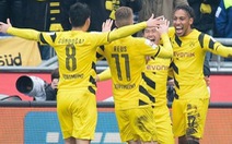 Dortmund hạ 10 người Hannover 96