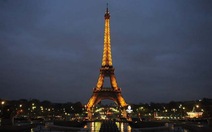 Tháp Eiffel mừng sinh nhật thứ 126 
