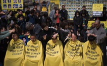 Cạo đầu biểu tình đòi điều tra thảm họa phà Sewol