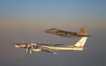 Máy bay chiến đấu Nga chặn máy bay trinh sát Mỹ