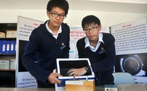 ​Hai học sinh chế tạo thiết bị quan sát hạt phóng xạ