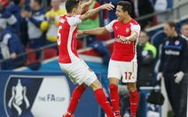 Sanchez đưa Arsenal vào chung kết