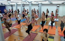 Tập yoga nóng có thể gây đột quỵ