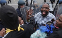 Video bạo loạn kinh hoàng khắp thành phố Baltimore