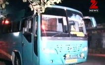​Bị quấy rối, ném khỏi xe buýt, thiếu nữ Ấn Độ tử vong