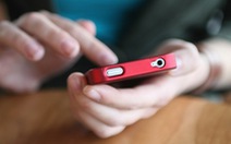 ​Tình trạng lạm dụng điện thoại thông minh trong giới trẻ Italy