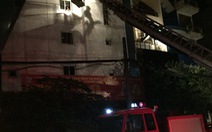 ​Cháy nhà trong đêm, xe thang cứu 5 người thoát chết