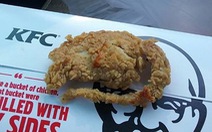 KFC ở Mỹ bị tố chiên chuột nguyên con bán cho khách