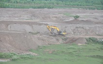 Dừng việc san lấp đất tại bãi giữa sông Hồng
