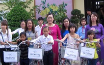 26 HS nghèo hiếu học Thừa Thiên Huế có xe đạp đi học