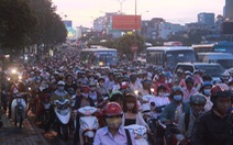 Kẹt xe kéo dài trên đường Điện Biên Phủ