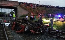 ​Nam Phi: Xe buýt đâm vào xe lửa, 15 người thiệt mạng