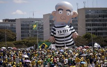 “Vết dầu” Petrobras loang đáng sợ