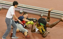Video clip Bolt bị cameraman đụng ngã