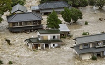 ​Một thành phố Nhật biến thành sông, nhiều người mất tích