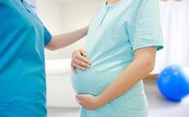 Cứu sống bà mẹ mang thai 40 tuần tuổi trong ổ bụng