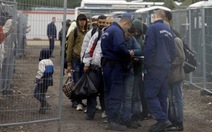 Bị Hungary chặn, người di cư chuyển hướng sang Croatia