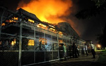 Hơn 3.000m2 xưởng sản xuất nón cháy rụi trong đêm