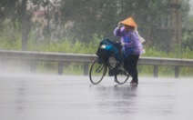​​Cảnh báo mưa diện rộng từ miền Bắc tới Huế