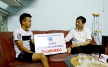 Thành phố Đà Nẵng hỗ trợ cầu thủ Anh Khoa 50 triệu đồng