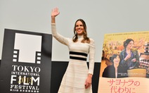 ​Hilary Swank cười, khán giả khóc tại LHP Tokyo