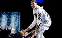 Justin Bieber xin lỗi người hâm mộ vì bỏ ngang show