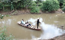 Bám dây qua sông ở Trảng Bom