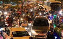 Khẩn cấp giải cứu loạt điểm kẹt xe quanh Tân Sơn Nhất