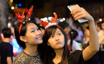 Bạn trẻ Sài Gòn đội sừng hươu nô nức đón Noel