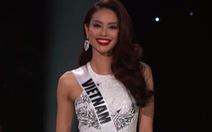 Clip Phạm Hương mặc đầm đuôi cá đính thiên nga thi Miss Universe
