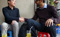 CEO Google uống nước vỉa hè với cha đẻ Flappy Bird ở Hà Nội